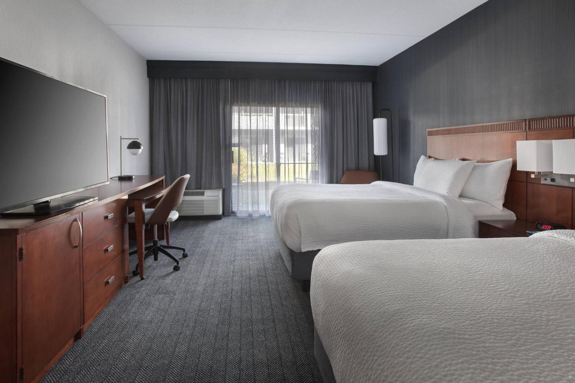 Courtyard By Marriott Poughkeepsie Hotel Exterior photo